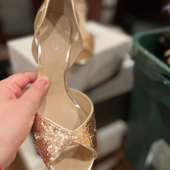 Gold Sequined Heels - Picture 9 of 9